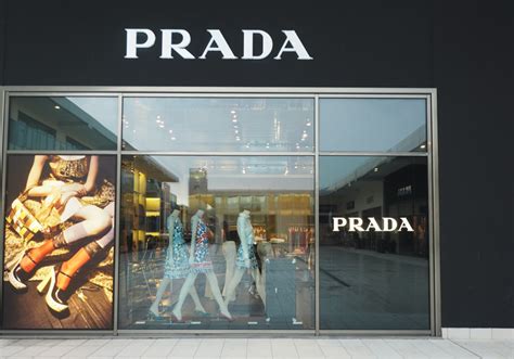 prada cebtro il castagno|Il Castagno outlet Village .